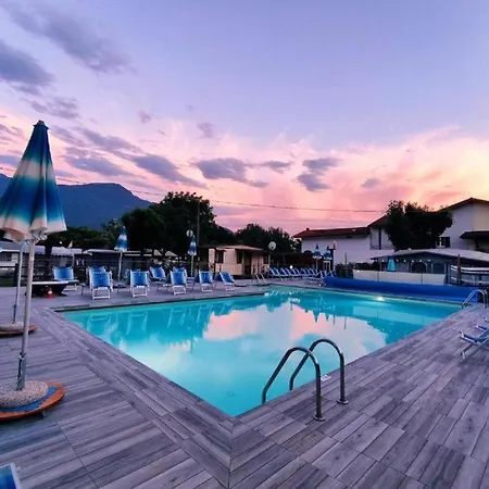 Glamping Italia 90 Mini Campingplatz Domaso